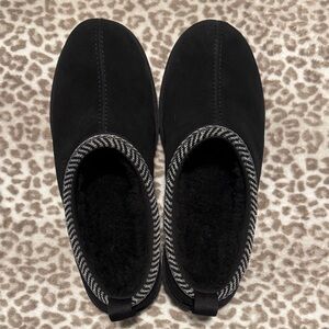 Koolaburra Black Slip-On Loafers